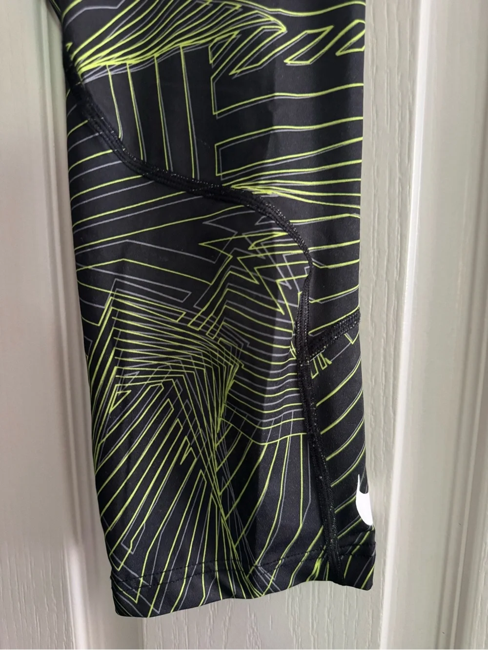 Nike Pro Boys Youth Large 3/4 Length Compression Tights Like New